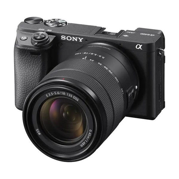 Sony a6400 Mirrorless Camera with 18-135mm Lens